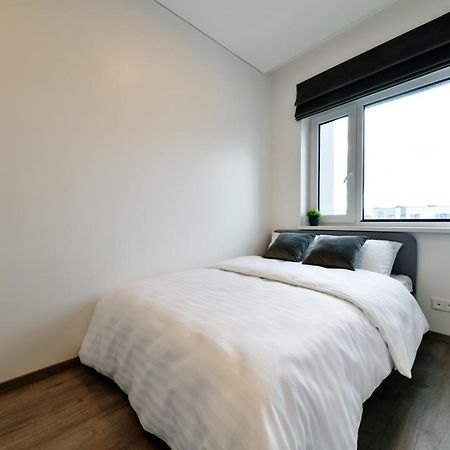 New Apartment In Good Location With Terrace 카우나스 외부 사진